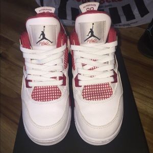 Jordan 4’s Retros size 4y
